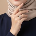 ⁦خاتم فضة 925 تصميم زهرة متفتحة مرصع بالزركون الفاخر مقاس قابل للتعديل⁩ - الصورة ⁦2⁩