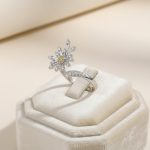 خاتم فضة 925 تصميم زهرة متفتحة مرصع بالزركون الفاخر مقاس قابل للتعديل - الصورة 3