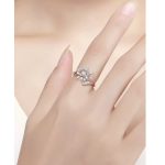 ⁦خاتم فضة تصميم زهرة متفتحة مرصع بالزركون الفاخر مقاس قابل للتعديل⁩ - الصورة ⁦2⁩