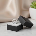 ⁦خاتم فضة 925 فاخر بتصميم ثلاثي الدوائر مرصع زركون لامع مقاس قابل للتعديل⁩ - الصورة ⁦4⁩