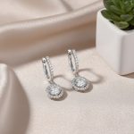 حلق فضة 925 مرصع بحجر مويسانيت بتصميم أنيق