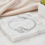 ⁦اسورة فضة 925 بتصميم دائرتين متداخلتين وقلب⁩ - الصورة ⁦3⁩