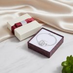 ⁦اسورة فضة 925 بتصميم دائرتين متداخلتين وقلب⁩ - الصورة ⁦4⁩