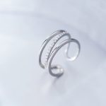 ⁦خاتم فضةفاخر بتصميم ثلاثي الدوائر مرصع زركون لامع مقاس قابل للتعديل⁩ - الصورة ⁦3⁩