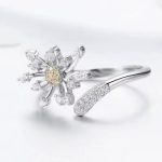 ⁦خاتم فضة تصميم زهرة متفتحة مرصع بالزركون الفاخر مقاس قابل للتعديل⁩ - الصورة ⁦3⁩